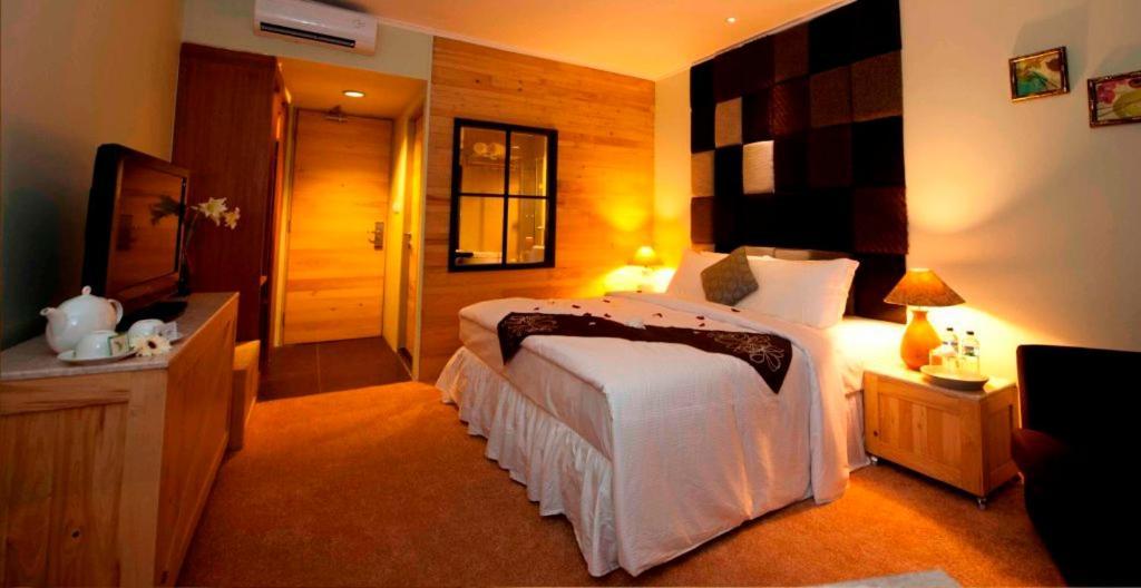 ชาราโฮเต็ล Hotel บันดุง ภายนอก รูปภาพ