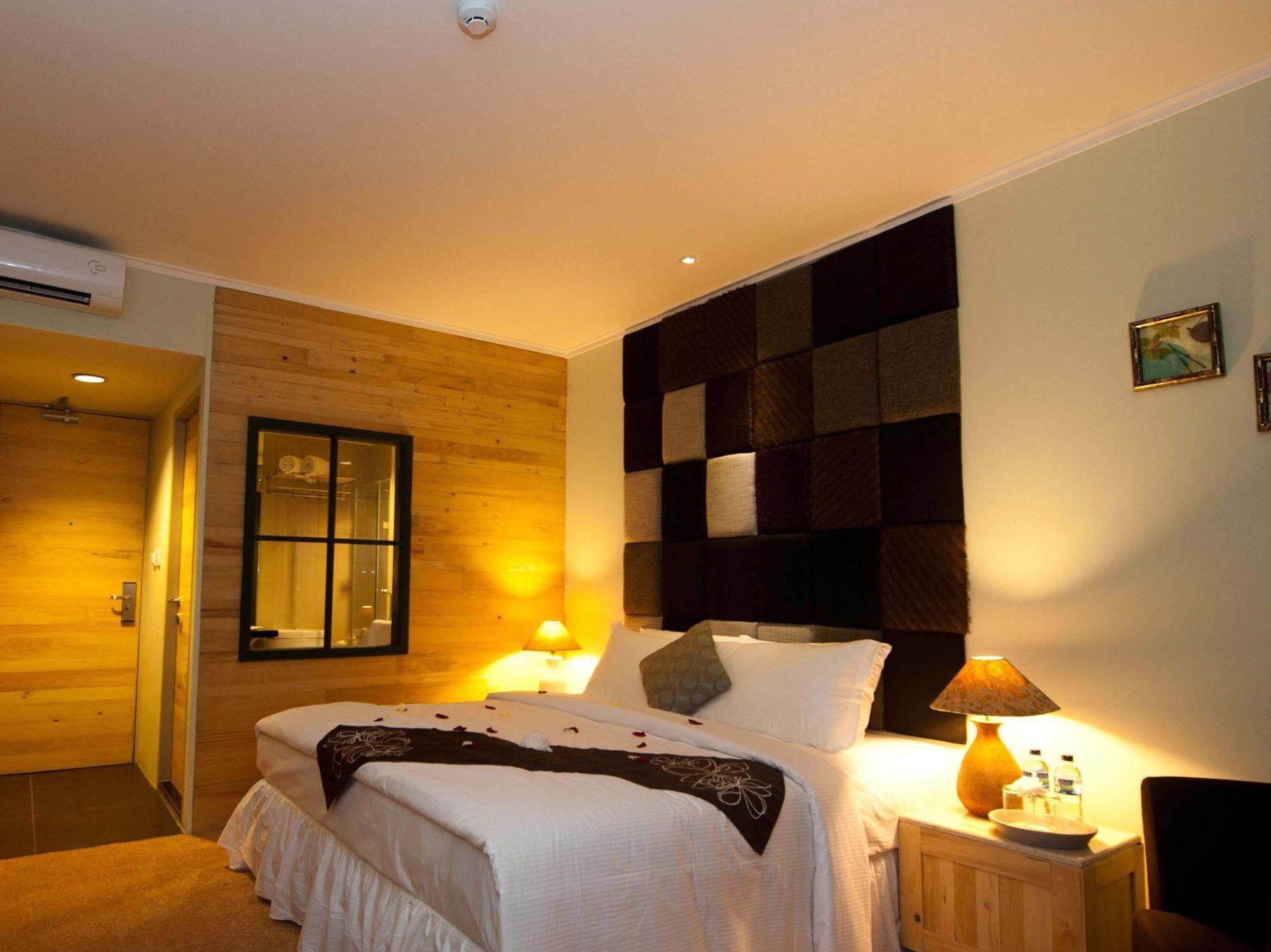 ชาราโฮเต็ล Hotel บันดุง ภายนอก รูปภาพ