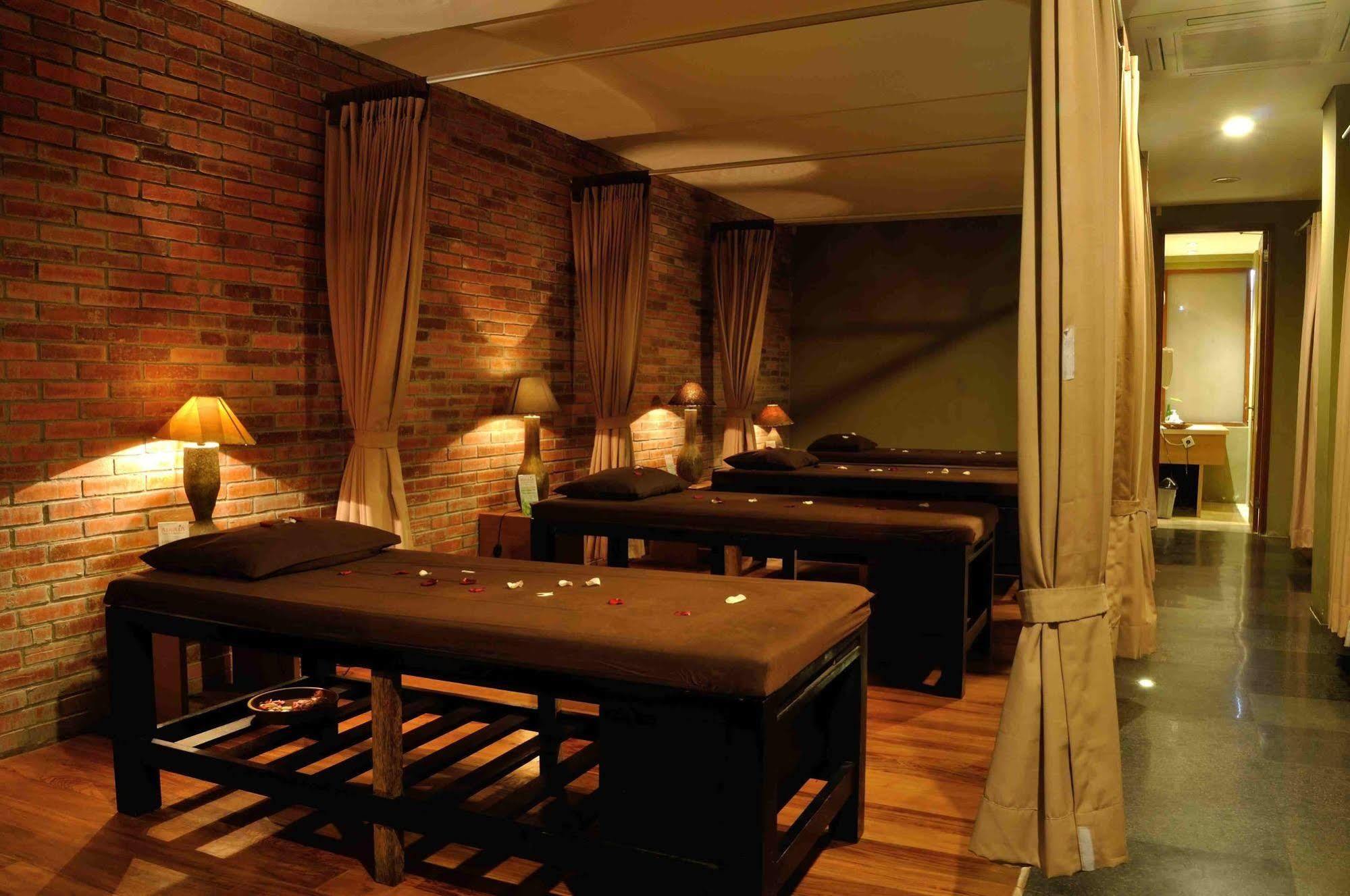 ชาราโฮเต็ล Hotel บันดุง ภายนอก รูปภาพ